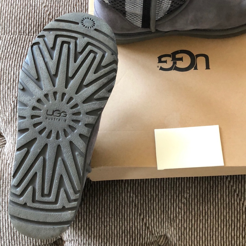 Ugg Australia short woven suede boots size 8 EUC - Picture 12 of 15